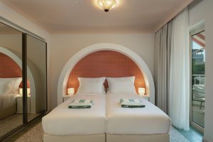 Dreibettzimmer mit Stadtblick, Villa Coo Kos-Stadt
