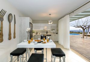 Essbereich, Villa4Dreams Gerani
