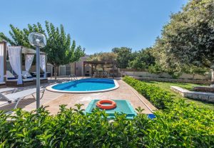 Garten mit Pool, Villa4Dreams Gerani