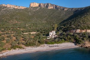 Haus und Strand von oben - – Nikole’s Villas, Tyros
