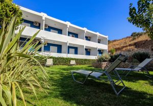 Apartmenthaus im Garten - Mythos Studios Apartments Damnoni