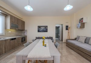 Souda Bay Loggia Wohn- und Essbereich - Souda Bay Loggia Plakias