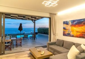 Villa 1 Wohnbereich mit Meerblick - Mary Beach Villas Frangokastello
