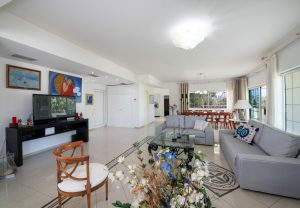 Wohn- und Essbereich - Villa Plumeria Tersanas Akrotiri Chania