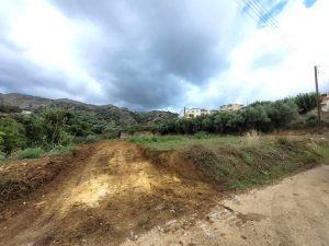 Erdarbeiten auf dem Grundstück - Baugrundstück bei Chania auf Kreta zu verkaufen