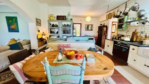Wohnküche - Landhaus mit Olivenhain bei Maleme auf Kreta zu verkaufen