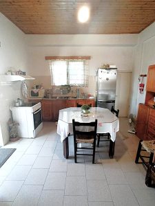 Großes Dorfhaus mit zwei Wohnungen und Baugrundstück bei Kissamos - Immobilie auf Kreta