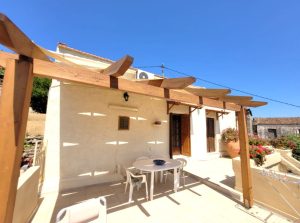 Dorfhaus mit Meer- und Bergblick bei Kissamos - Immobilie auf Kreta