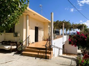 Großes Dorfhaus mit zwei Wohnungen und Baugrundstück bei Kissamos - Immobilie auf Kreta