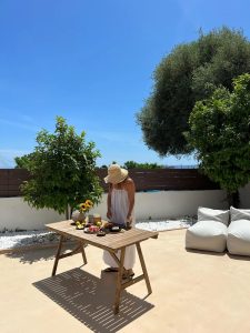 Innenhof, Om Living Afitos