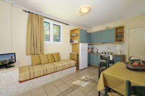 Küche Two-Bedroom-Apartment – Paris Village, Chrani