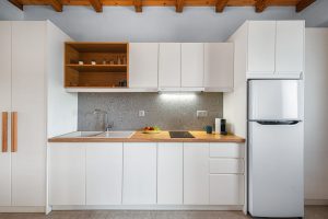 Küchenzeile – Galazio Suites, Livadakia