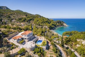 Lage über der Bucht von Lemonakia - Penny Luxury Apartments Kokkari Samos