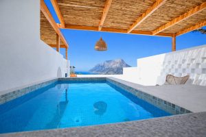 Loft-Suite – privater Tauchpool – The Kalymnos Cliff Apartments, Kamari