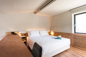 Maisonette – Schlafzimmer unter dem Dach – Pilot Amphora Boutique Hotel, Georgioupoli