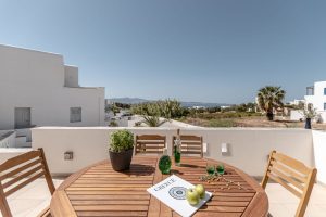 Orkos Beach Villa – Terrasse mit Meerblick – Mikri Vigla, Naxos
