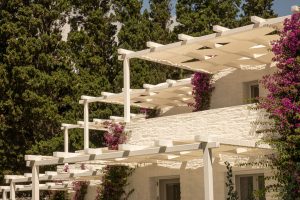 Pergola im Garten Votsalo Seaside Andros