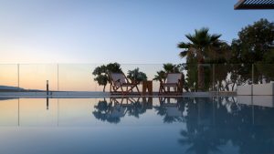 Pool am Abend, Villa Artemis Tavronitis