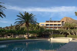 Pool mit Blick auf das Hotel – Paralos Irini Mare, Agia Galini