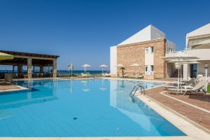 Pool mit Meerblick – Kostakis Beach, Gerani bei Chania
