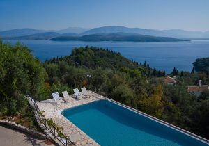 Pool über der Bucht Villa Vasso Kerasia