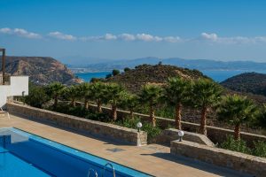 Pool und Landschaft – Lenikos Resort, Agia Galini
