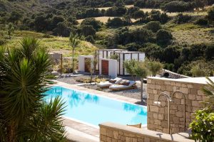 Poolbereich Golden Milos Beach House