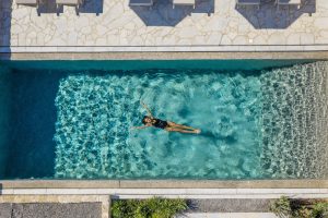 Privatpool der Villa - – Amani Earthy Living, Mani
