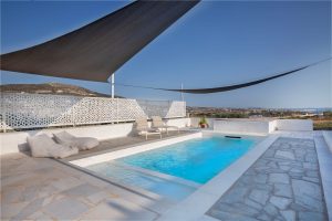 Privatpool mit Liegen – Acres Sunset Residence, Paros