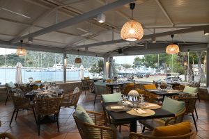 Restaurant-Terrasse am Meer – Tolo, Peloponnes