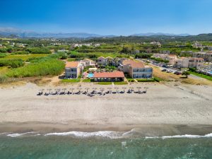 Sandstrand vor dem Hotel – Kostakis Beach, Gerani bei Chania