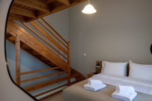 Schlafzimmer im Obergeschoss - Family Suite Ipapanti Kalamata