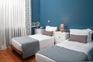 Schlafzimmer mit zwei Einzelbetten – Avgi by the Sea, Kala Nera, Pilion