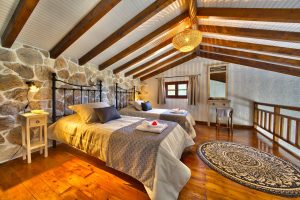 Schlafzimmer unter dem Dach Glyfada Glyfada House Paxos