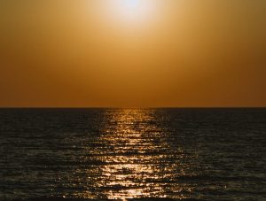 Sonnenuntergang über dem Meer Nama Seaside Villas Kanali