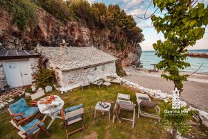 Steinhaus am Strand Damma Mia Damouchari