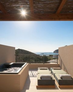 Superior-Zimmer mit Whirlwanne und Panorama-Meerblick – Paralos Irini Mare, Agia Galini