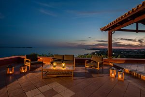 Terrasse am Abend Eternity Kefalonia