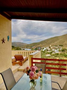 Terrasse mit Blick auf Emporios – Captain's House, Emporios