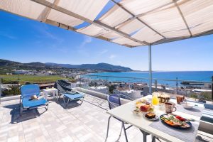 Terrasse mit Meerblick – Afroditi Apartments Makrys Gialos Kreta