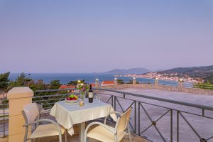 Terrasse mit Meerblick - Penny Luxury Apartments Kokkari Samos