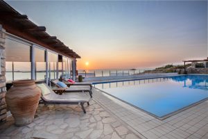 Terrasse mit Pool und Meerblick – Acres Sunset Residence, Paros