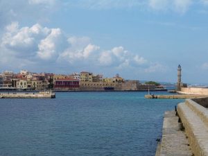 Venezianischer Hafen mit Leuchtturm – Porto Veneziano Hotel, Chania
