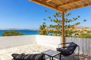 Veranda des Superior-Zimmers Omilos Beachfront House Paros