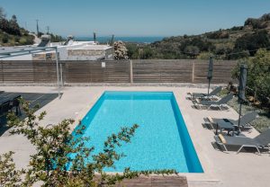 Villa und Pool von oben, Kalostous Villas Agia Triada