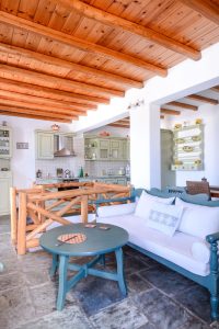 Villa Verde – Veranda – Pénde Suites & Villas, Livadakia