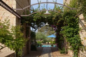 Weg unter der Pergola Liodentra Kardamyli